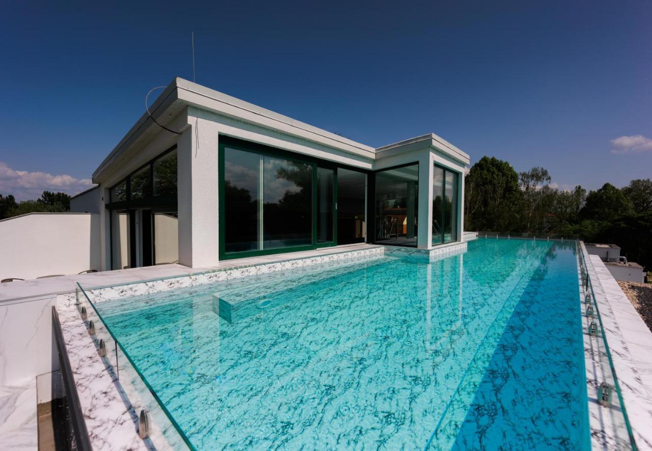 Villa Bauhaus Wellness Apartman Fsz. 3 Siofok Exterior photo
